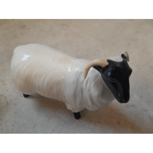 29 - Beswick ram and lamb in good order, ewe restored ear