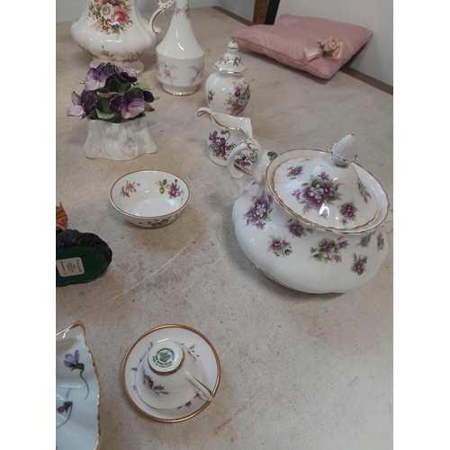 32 - Decorative china : Hammersley