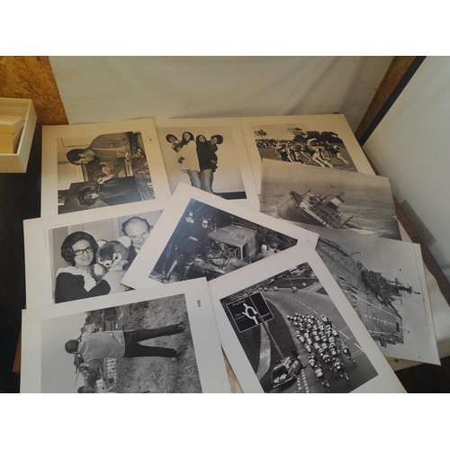 69 - Ephemera : Large format black and white photographs mounted on card, multi thematic collection, tran... 