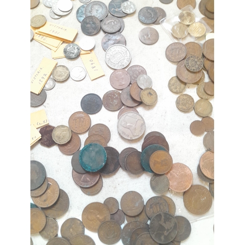 71 - Coins : GB and foreign copper and base metal coinage from late 19th century onwards, good rummagers ... 