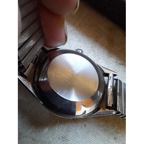 73 - Vintage Omega Seamaster in need of repair, glass off, second hand squashed, from the 1960s with a la... 