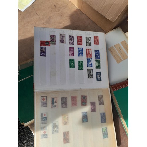 87 - Stamps of the UK & World offered mint and used in stock books