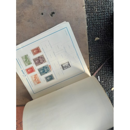 97 - Stamps of the World, GB and Commonwealth in various albums and stock books, reference material Spani... 