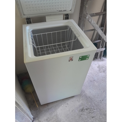 107 - Whirlpool small chest freezer