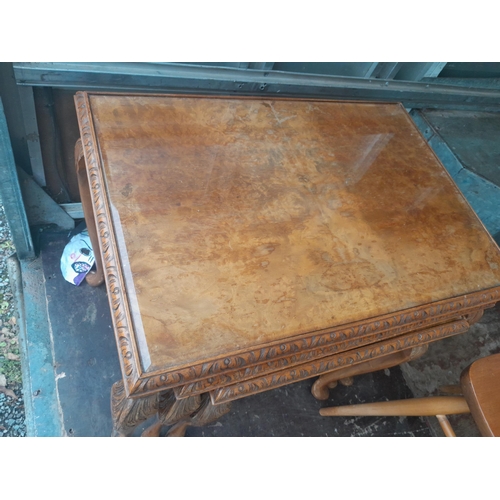 122 - Vintage nest of walnut coffee table with a coffee table