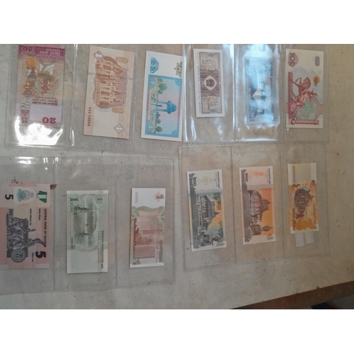 136 - 45  banknotes of the world mainly uncirc.