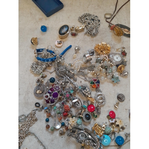 172 - Costume jewellery :silver included