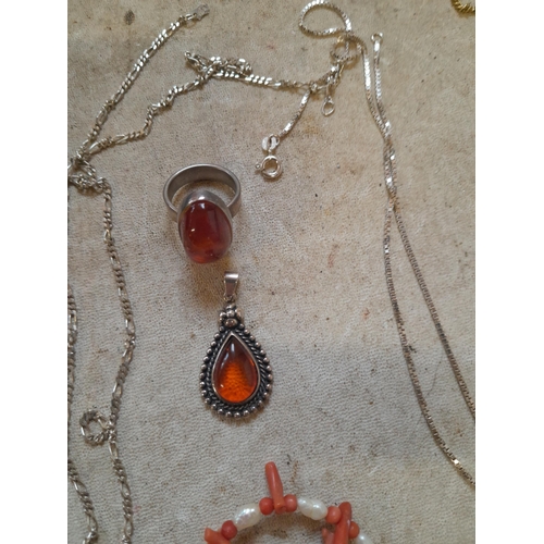 175 - Costume jewellery : pearls, antique coral, faux amber necklace (Plastic), wristwatch