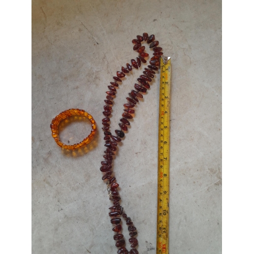 176 - Reconstituted amber bracelet and necklace