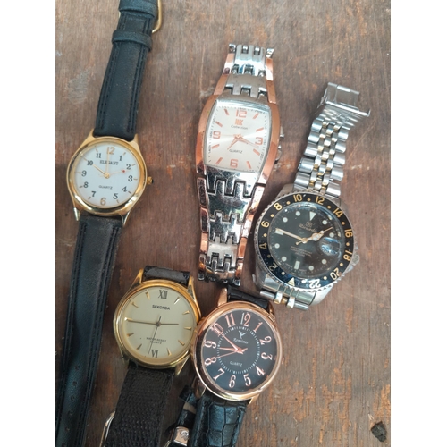 227 - Bag of vintage of modern wristwatches