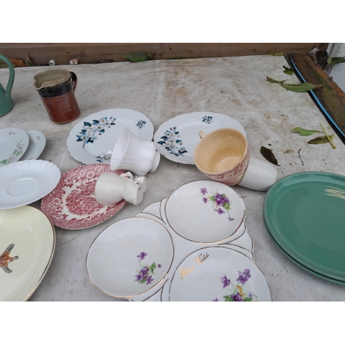 4 - Decorative china : tea set, Denby etc. (multiple photographs)