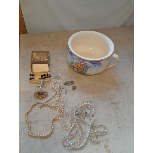 41 - Costume jewellery, simulated pearls and chamber pot