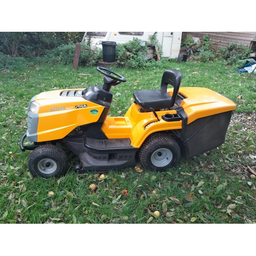 44 - Stiga Estate Master HST  MP 84 Ride On Tractor Mower with rear grass collection unit in working orde... 