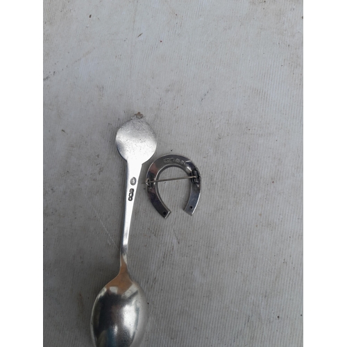 82 - 1 x silver spoon & silver brooch