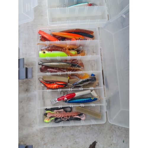 304 - Fishing interest : assorted boxes of sea fishing and other lures