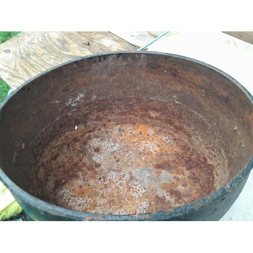 314 - 8 gallon cast iron cooking pot with swing handle (previously used as outside planter)