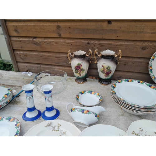 316 - Assorted vintage dinnerware, commemorative ware and Golly jug