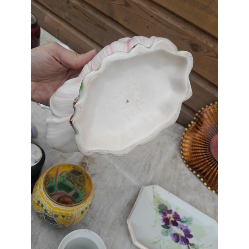 342 - Decorative china : chipped Victorian Jubilee plate, high fire ox blood dribble glaze biscuit barrel ... 