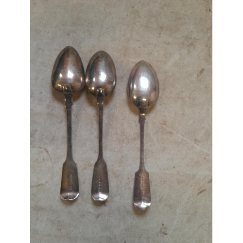 347 - 3 x silver serving spoons, differing dates makers etc. 205 g