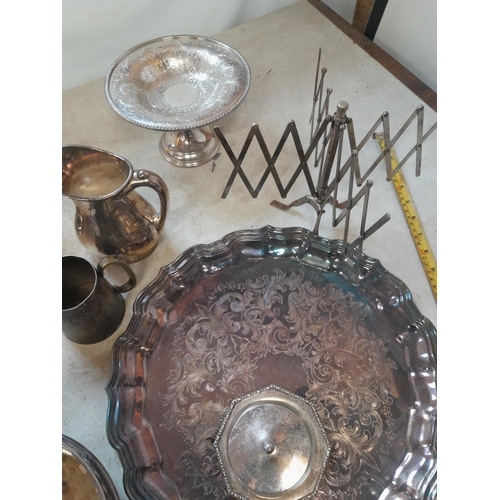 357 - Assorted silver plated ware