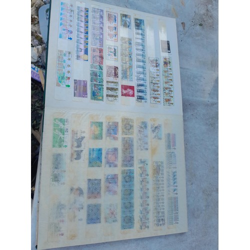 540 - Stamps : collection of Commonwealth and stamps of the world mounted mint and used in a stock book