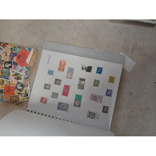 87 - Stamps of the world in albums, mounted mainly used,