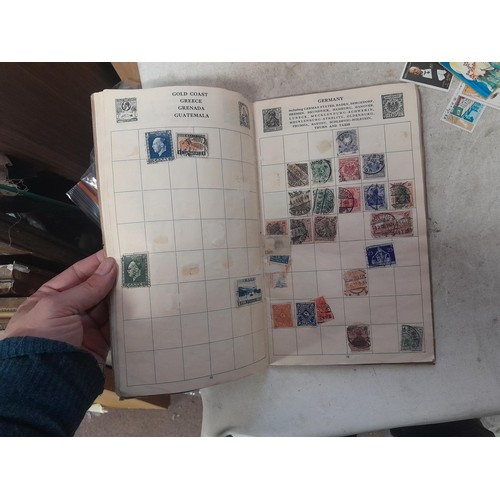 87 - Stamps of the world in albums, mounted mainly used,