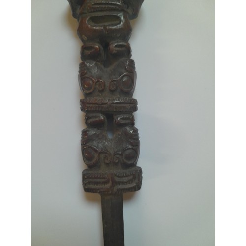 92 - Tribal and ethnographic interest : Maori carved wooden spirit dagger and later box