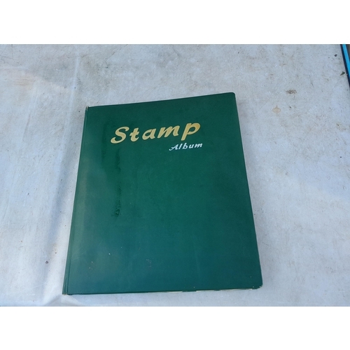 330 - Stamps : collection of Commonwealth and stamps of the world mounted mint and used in a stock book