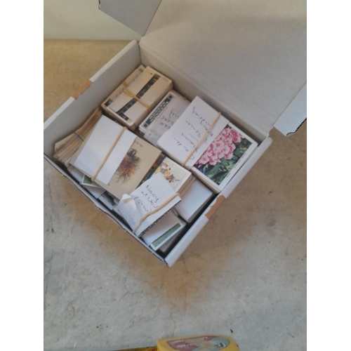 43 - Box of oddments : albums full and empty of cigarette cards, some loose packeted by type by major man... 