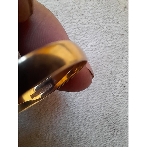 115 - 9 ct gold wedding band 1.8 g, size Q