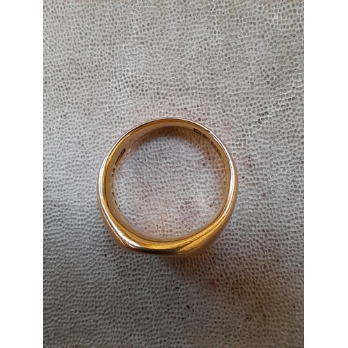 116 - 18 ct gold signet / seal ring size N ,  11.1 g