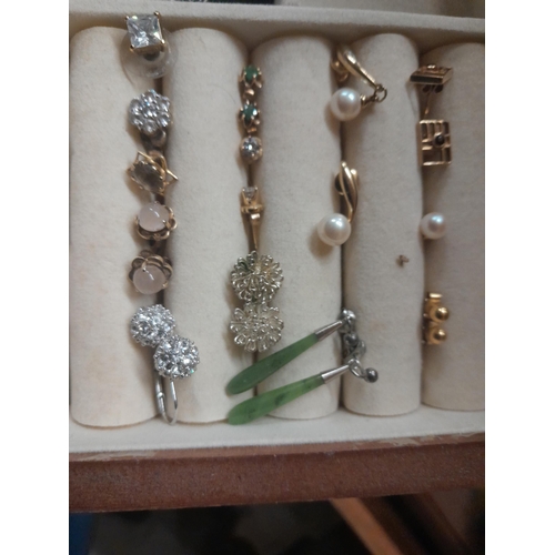 139 - Earrings , silver and gold included , emerald pair set in gold etc.