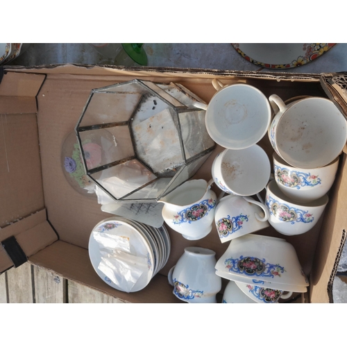 214 - Decorative china and glassware : damaged Carlton ware dish, Victorian blue and white teapot on chipp... 