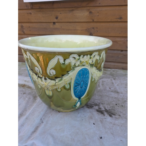 229 - Large late 19th century Majolica glass pottery jardiniere in good order, stamped England underneath