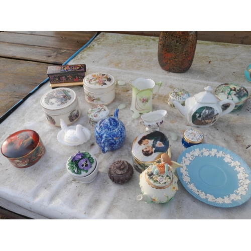 242 - Decorative china and glass ornaments