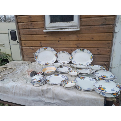 541 - Vintage dinnerware and glassware