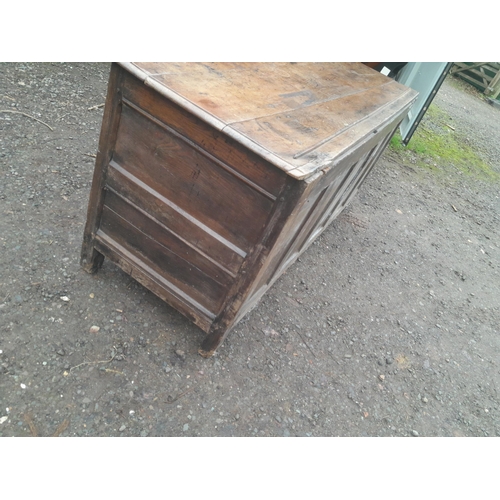 565 - Very large and heavy oak 18th century panel coffer / blanket box with some restoration 160 cms x 75 ... 