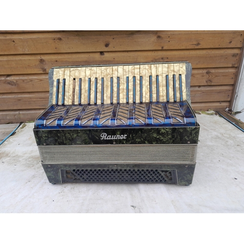 606 - Childs pull along toy & piano accordion for spares or repair