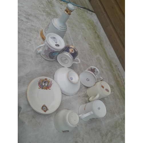 734 - Assorted mixed era commemorative ware