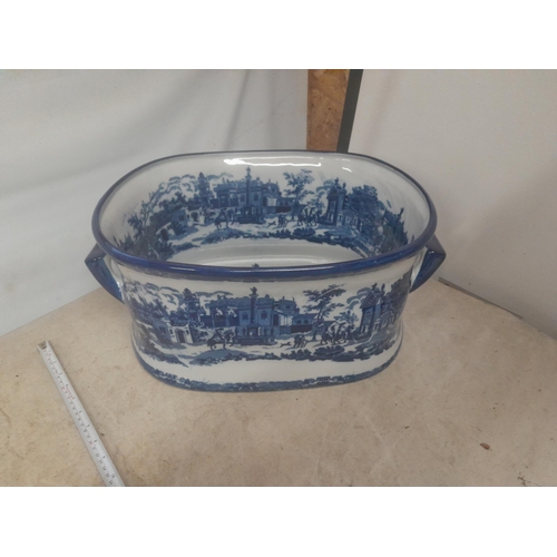 737 - Victorian style larger model blue and white transfer print footbath / jardiniere