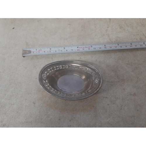 746 - Silver pin dish 23 g