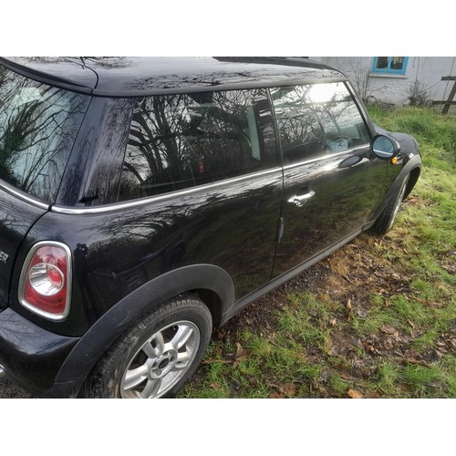 137 - Mini Cooper 3dr Petrol Automatic MOT expired Aug 2019, been garage stored since 2019, up until now, ... 