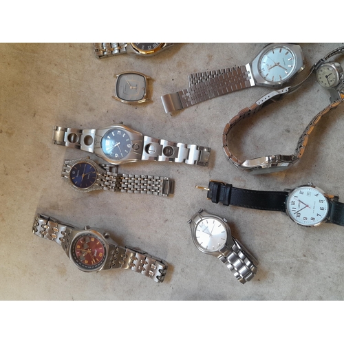 28 - Vintage and modern gents wristwatches