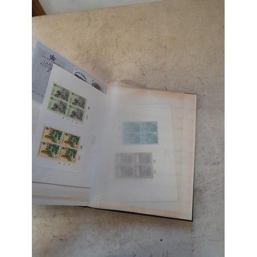 36 - Stamps : stock of mint stamps of the world, ring binder full of early 20th century used stamps of Fr... 