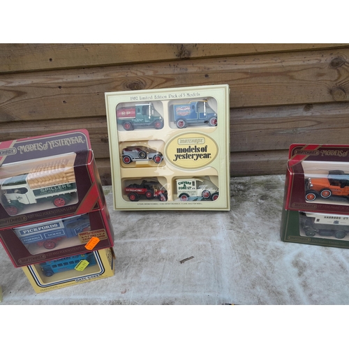 96 - Boxed and loose die cast toy cars, Matchbox, Models of Yesteryear, Corgi and others