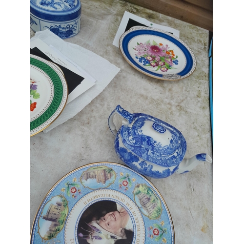 103 - Box of decorative china and dinnerware : blue and white , Midwinter Stylecraft cake stand etc.