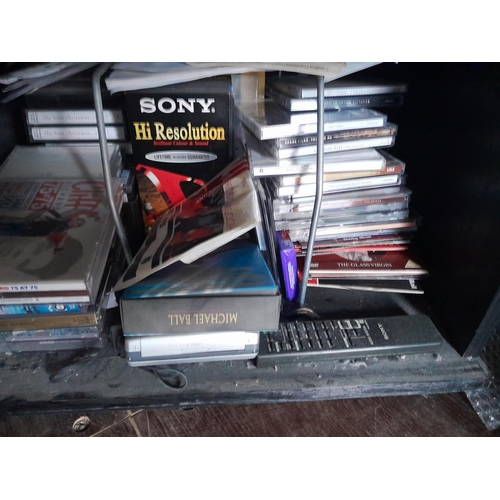 230 - Sony LBT N200 stereo hi fi with turntable speakers, CDs and cabinet