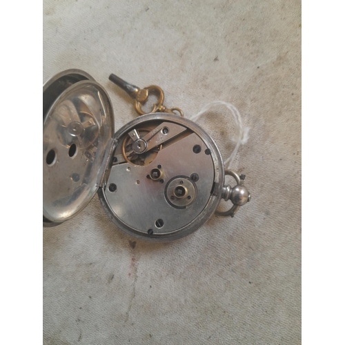 421 - 800 silver case pocket watch with key