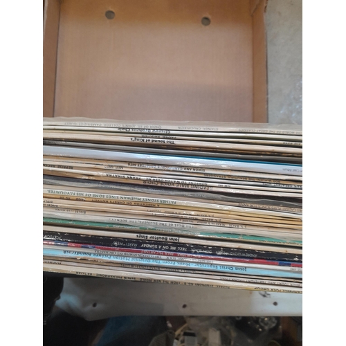 560 - Various records and singles